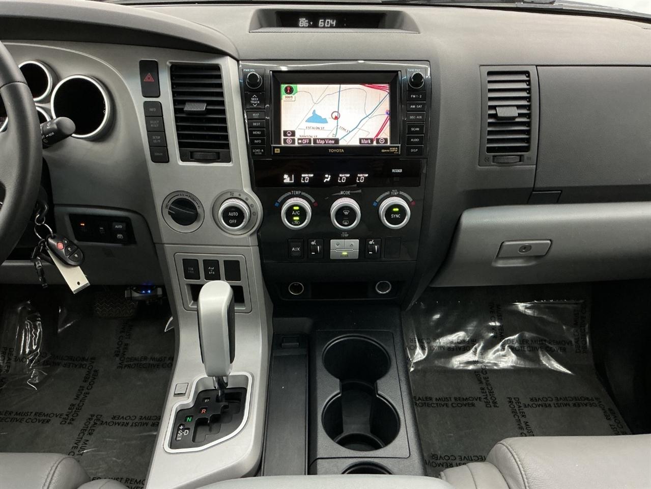 Toyota Sequoia 4WD 4dr LV8 6-Spd AT Ltd (Natl) 2008