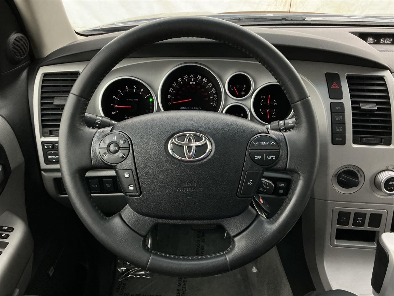 Toyota Sequoia 4WD 4dr LV8 6-Spd AT Ltd (Natl) 2008