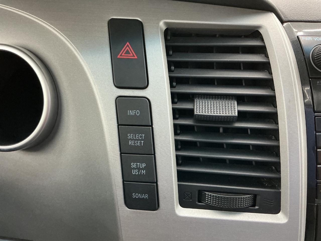 Toyota Sequoia 4WD 4dr LV8 6-Spd AT Ltd (Natl) 2008