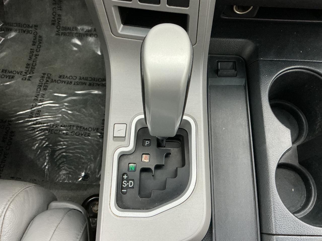 Toyota Sequoia 4WD 4dr LV8 6-Spd AT Ltd (Natl) 2008