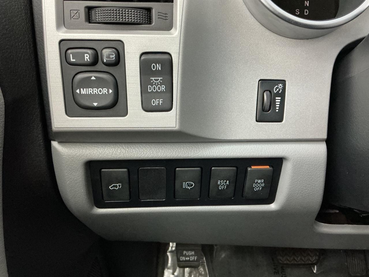 Toyota Sequoia 4WD 4dr LV8 6-Spd AT Ltd (Natl) 2008