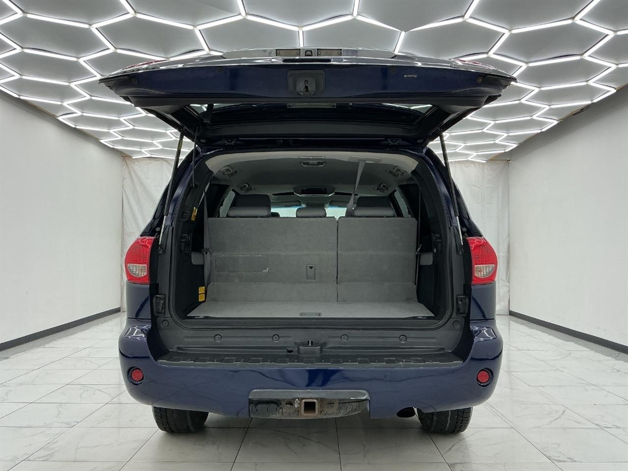Toyota Sequoia 4WD 4dr LV8 6-Spd AT Ltd (Natl) 2008