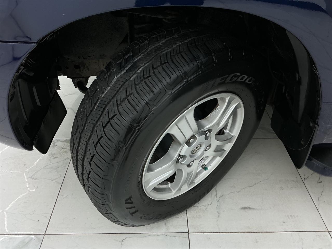 Toyota Sequoia 4WD 4dr LV8 6-Spd AT Ltd (Natl) 2008