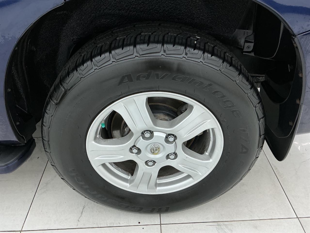Toyota Sequoia 4WD 4dr LV8 6-Spd AT Ltd (Natl) 2008