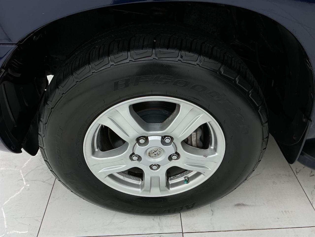 Toyota Sequoia 4WD 4dr LV8 6-Spd AT Ltd (Natl) 2008
