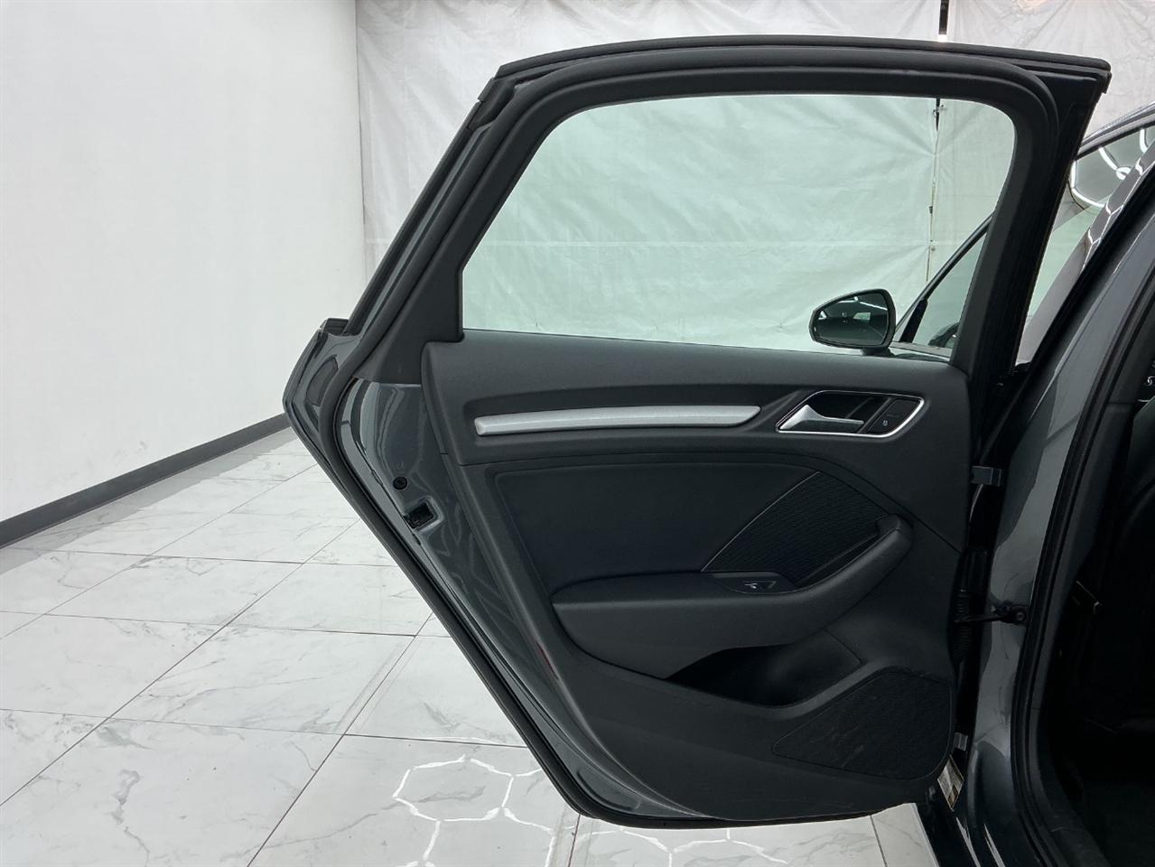 Audi A3 Sedan 2.0 TFSI Tech Premium quattro AWD 2018