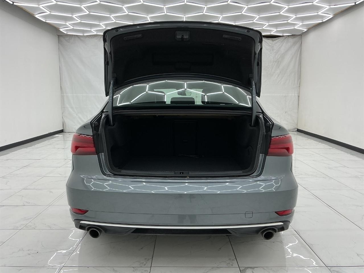 Audi A3 Sedan 2.0 TFSI Tech Premium quattro AWD 2018