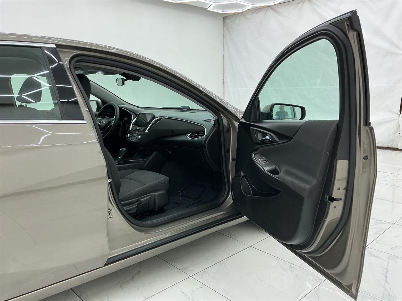 Chevrolet Malibu 4dr Sdn LT 2020