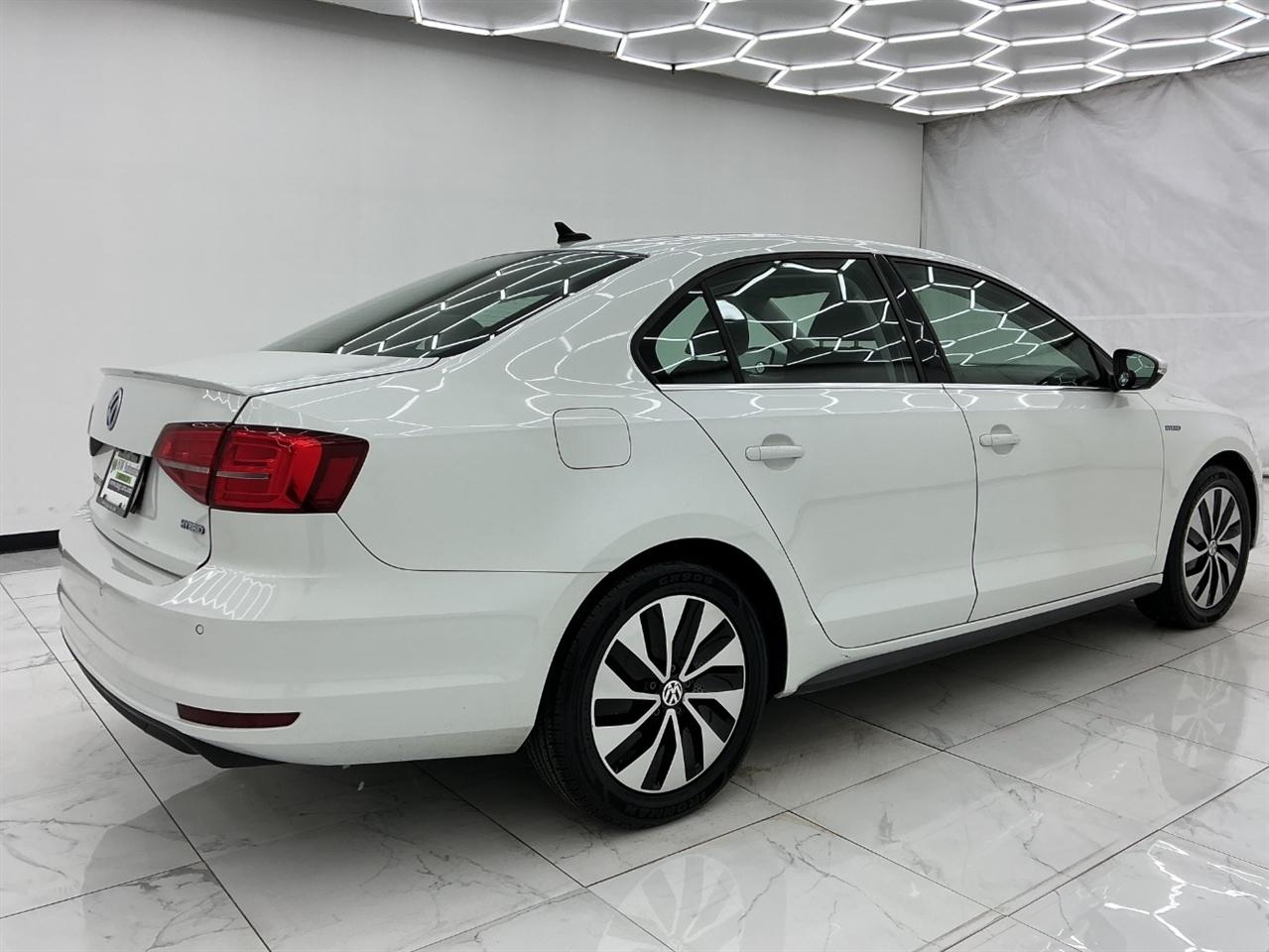 Volkswagen Jetta Sedan 4dr DSG Hybrid SEL Premium 2016