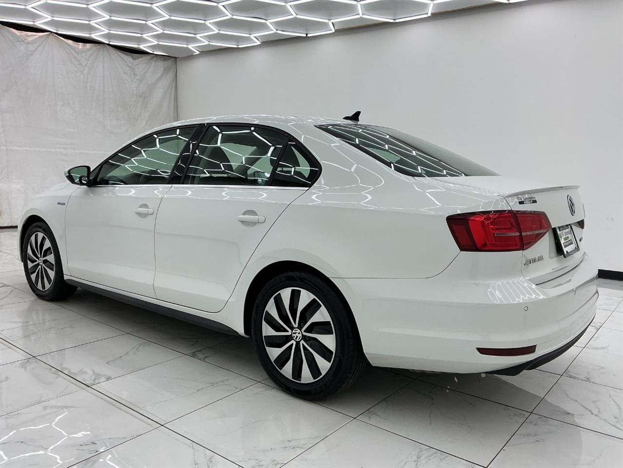 Volkswagen Jetta Sedan 4dr DSG Hybrid SEL Premium 2016