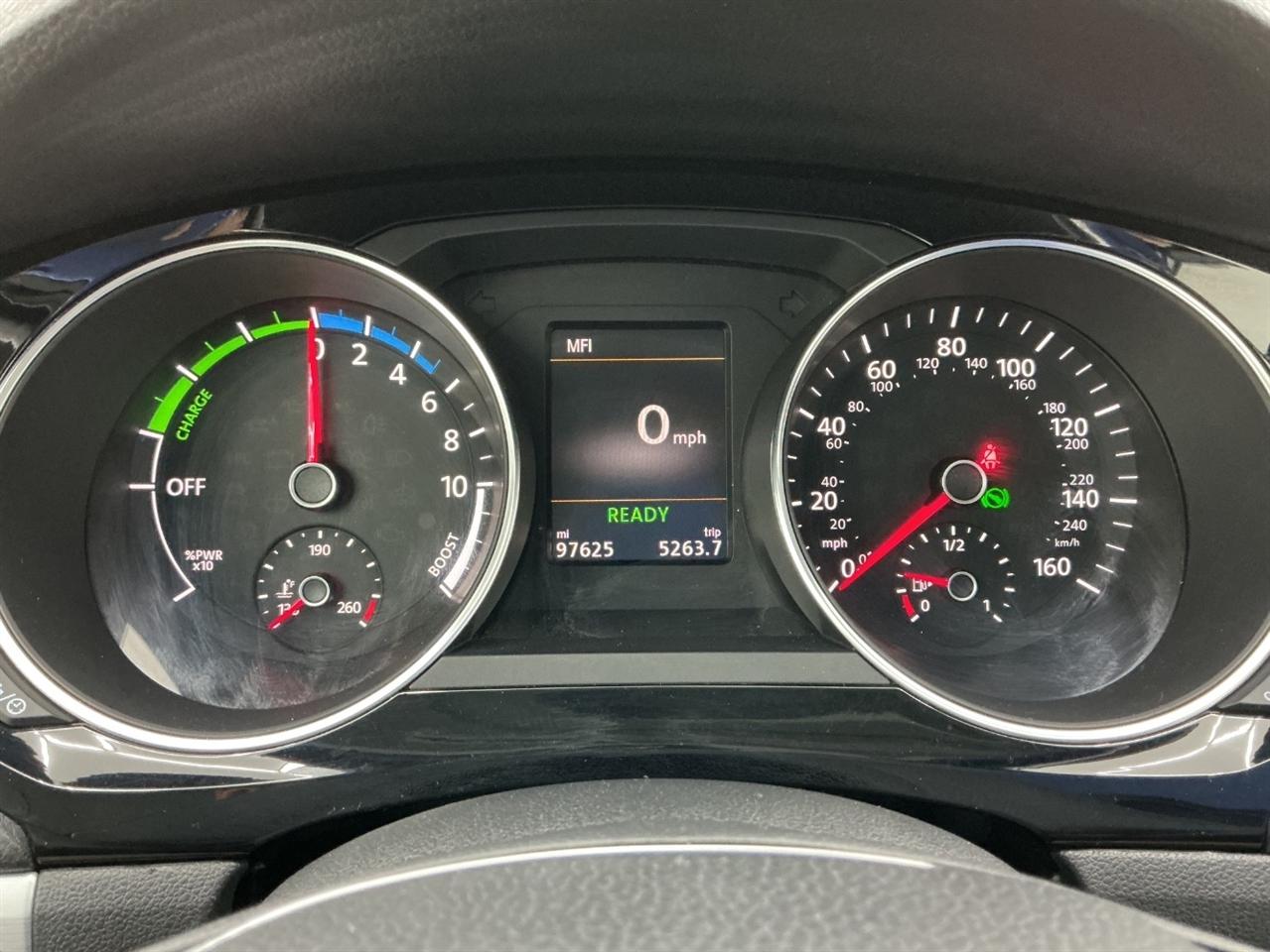 Volkswagen Jetta Sedan 4dr DSG Hybrid SEL Premium 2016