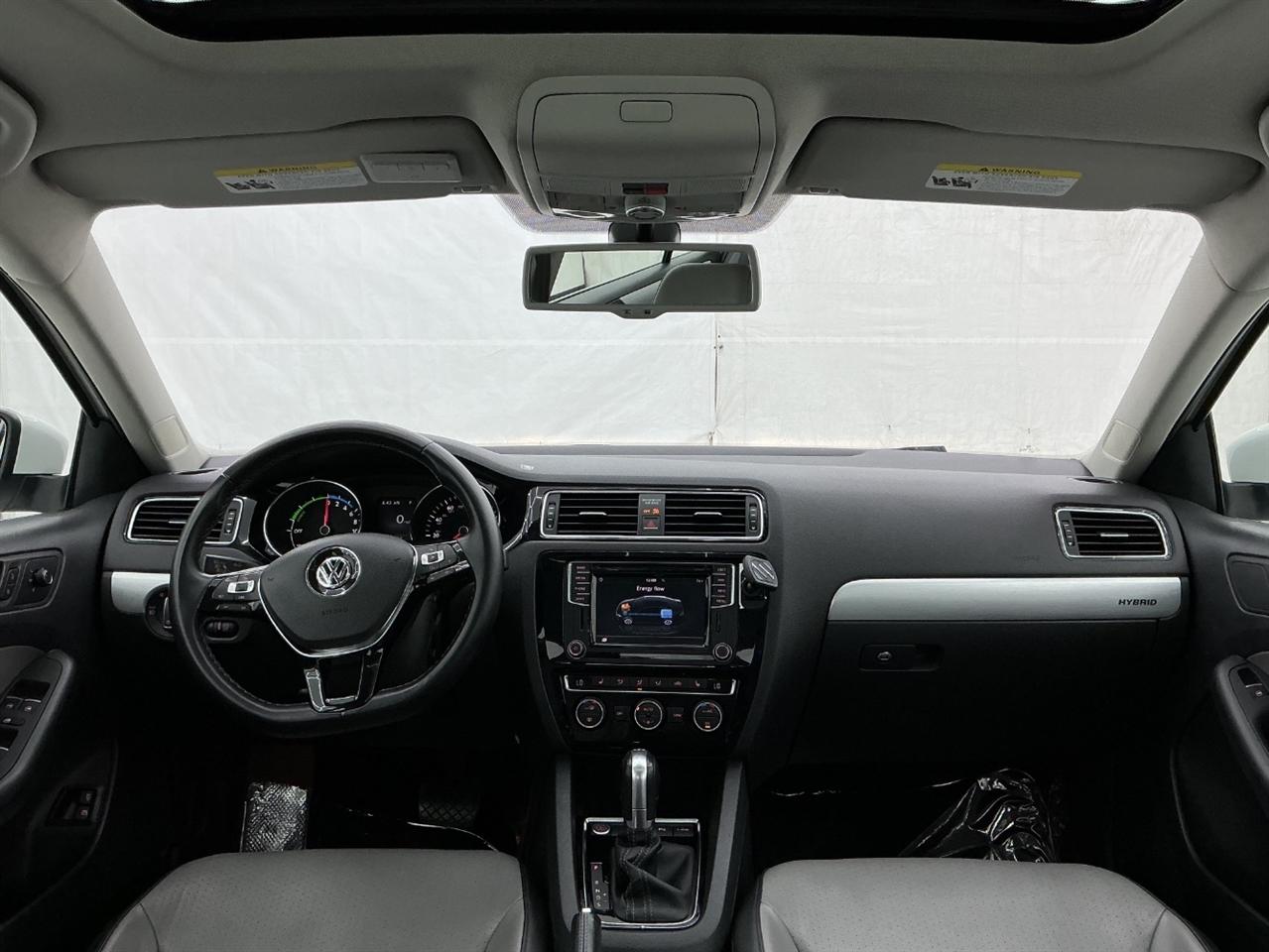 Volkswagen Jetta Sedan 4dr DSG Hybrid SEL Premium 2016