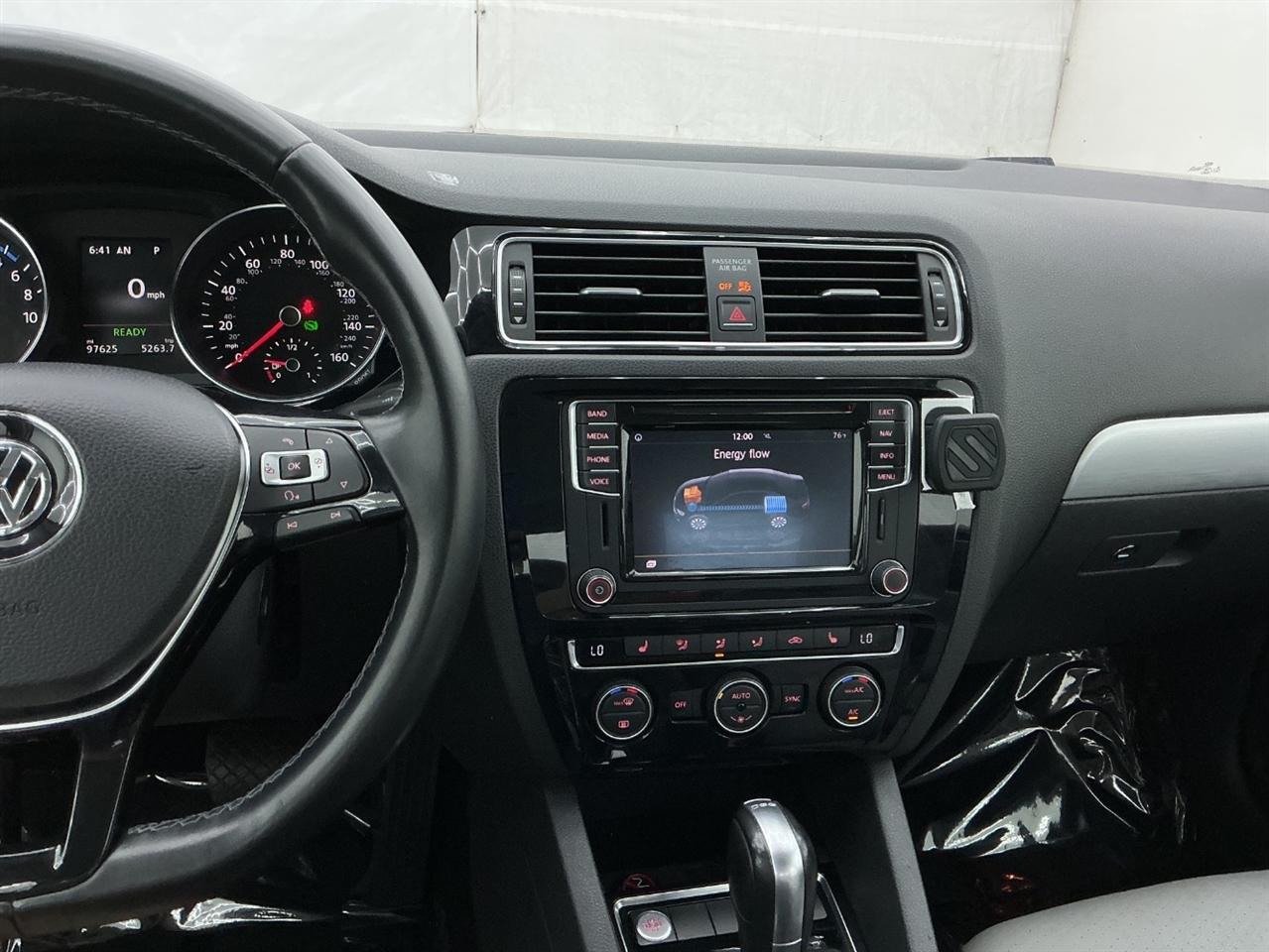 Volkswagen Jetta Sedan 4dr DSG Hybrid SEL Premium 2016