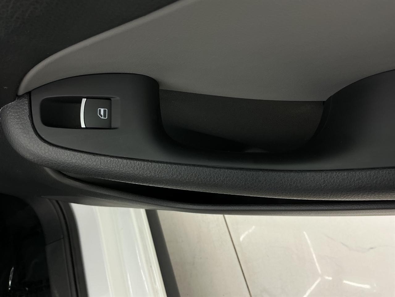 Volkswagen Jetta Sedan 4dr DSG Hybrid SEL Premium 2016