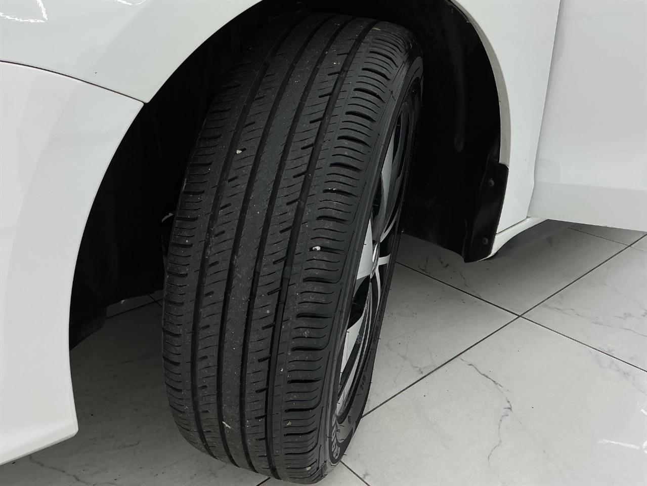 Volkswagen Jetta Sedan 4dr DSG Hybrid SEL Premium 2016
