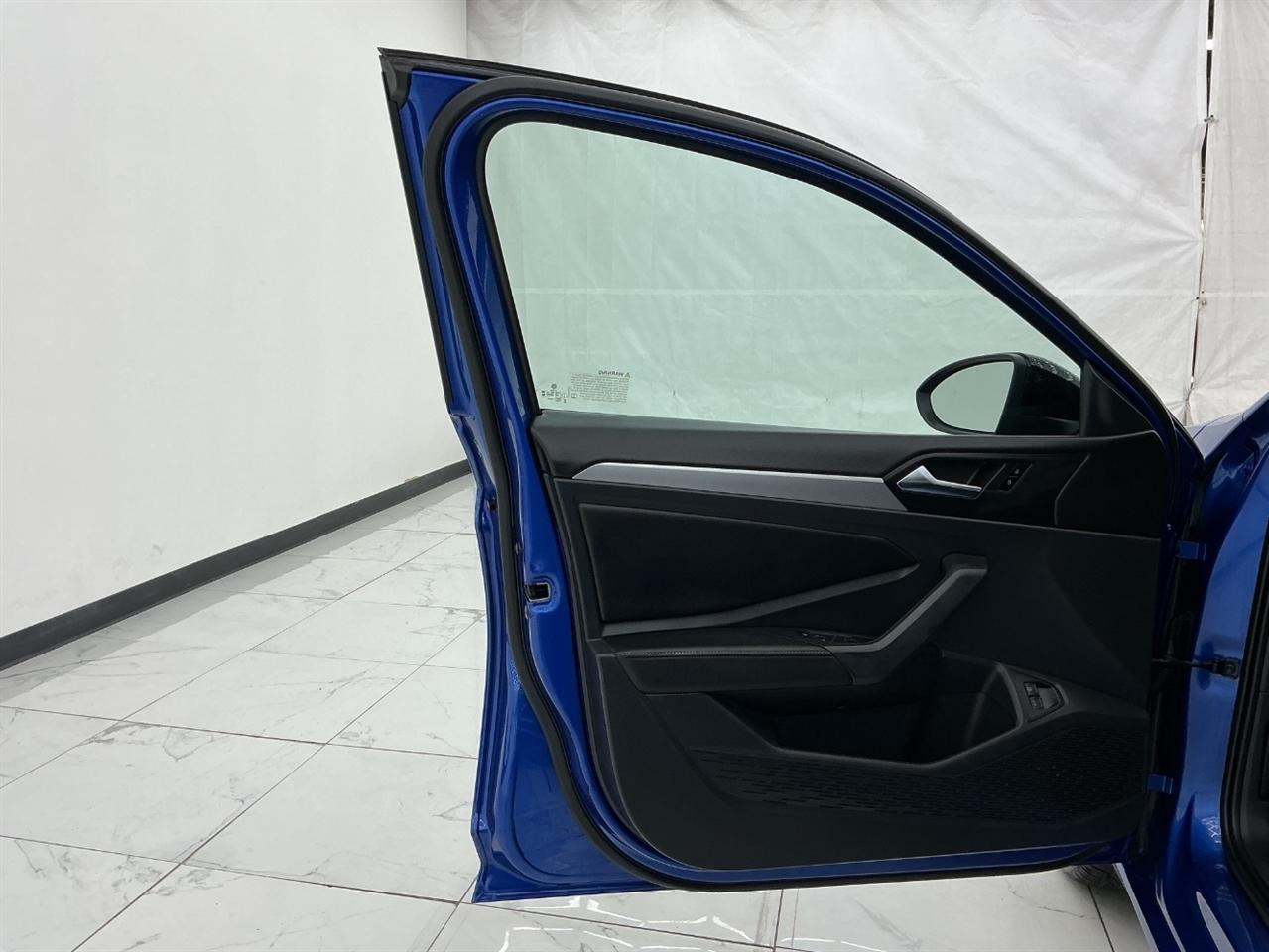 Volkswagen Jetta Sport Auto 2023