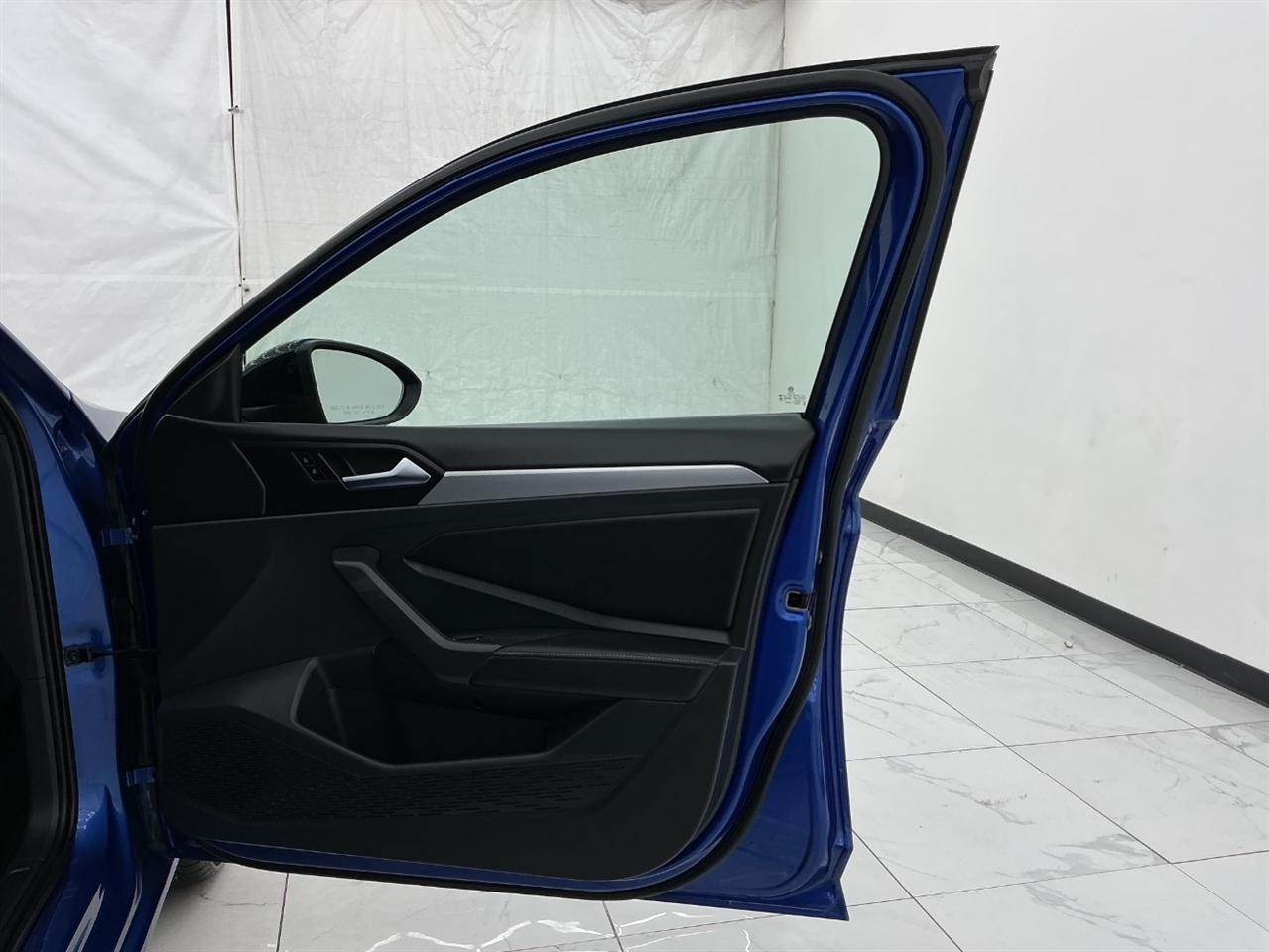Volkswagen Jetta Sport Auto 2023