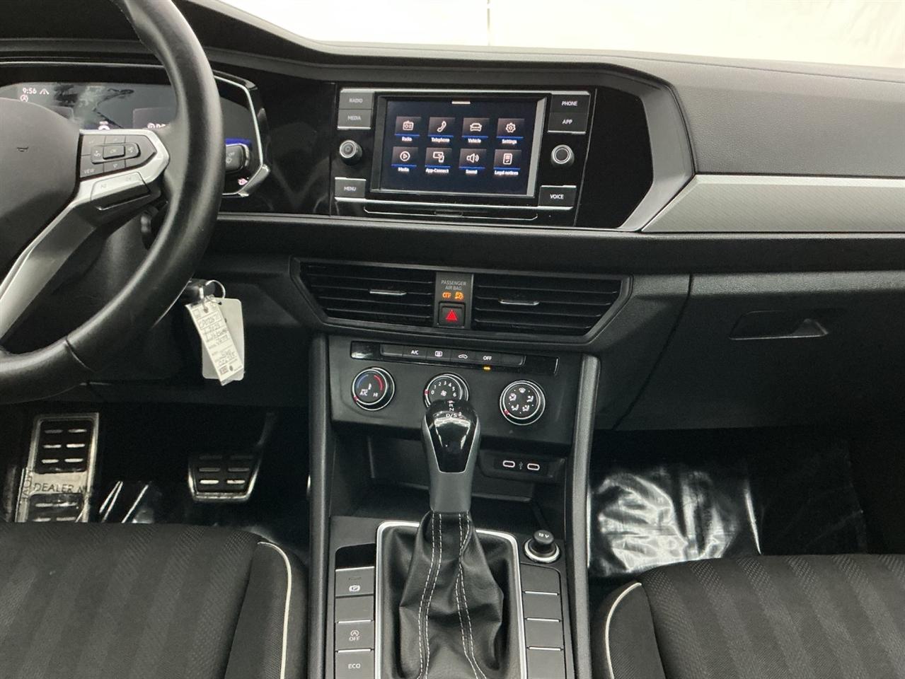 Volkswagen Jetta Sport Auto 2023