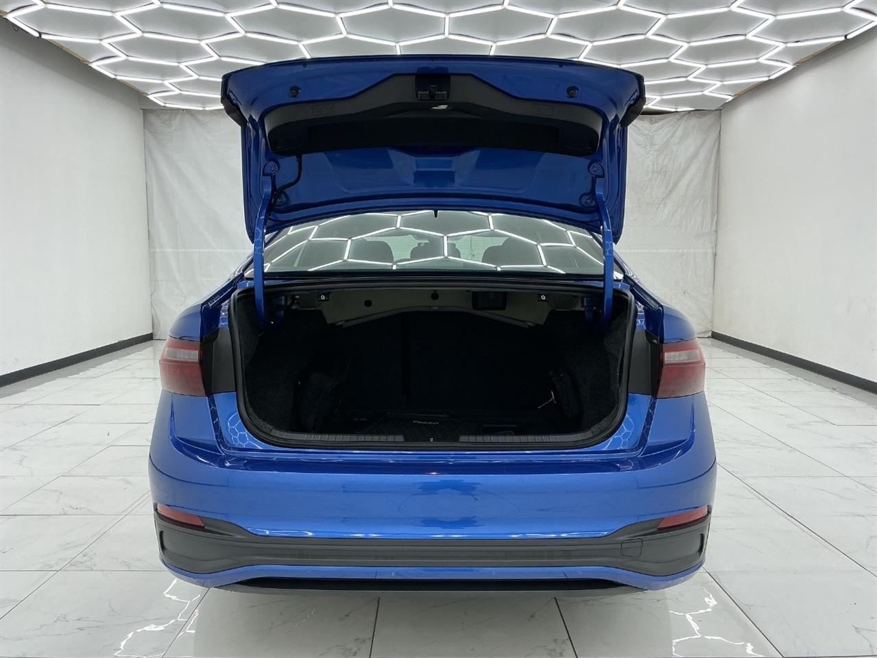 Volkswagen Jetta Sport Auto 2023