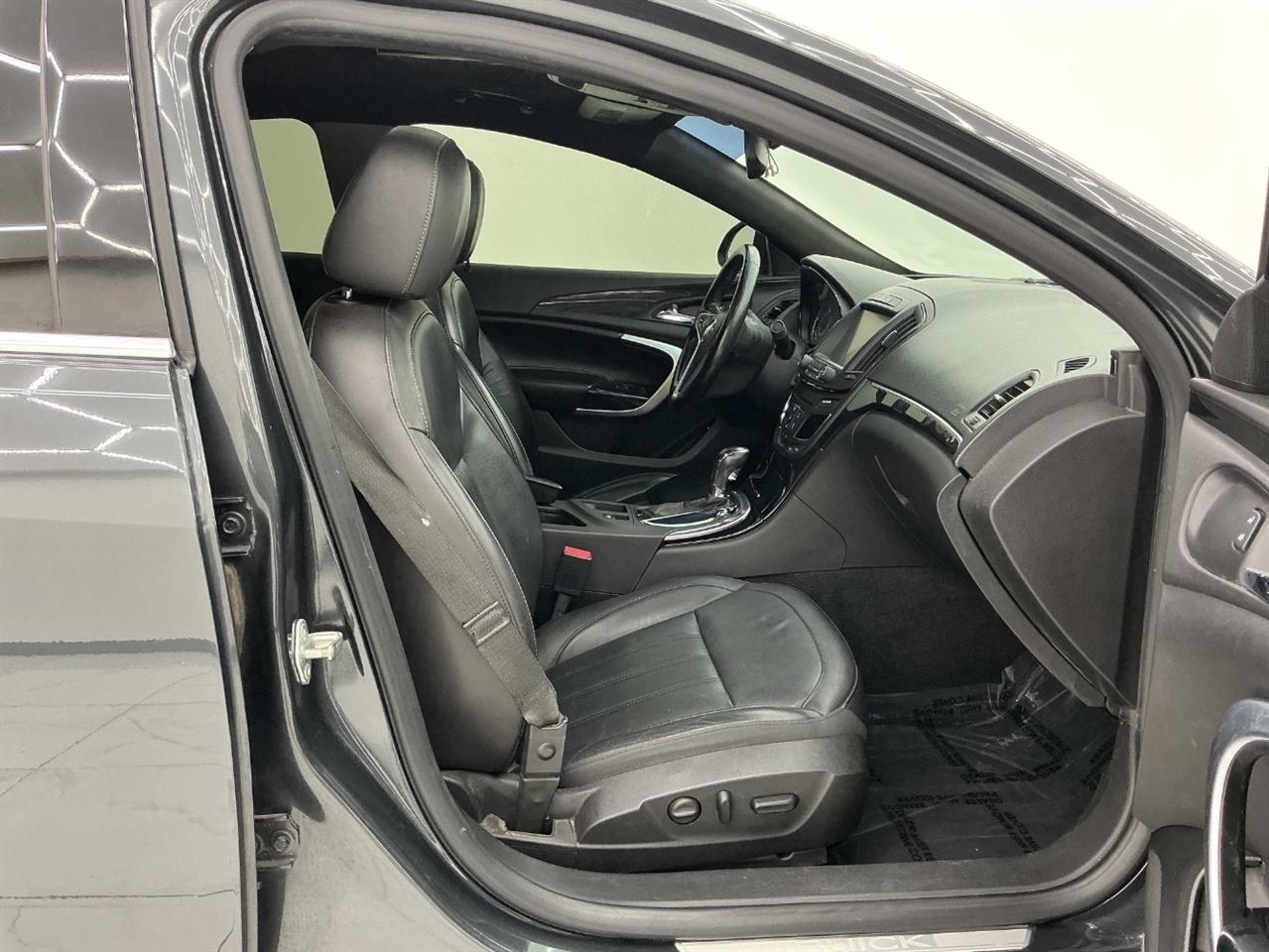 Buick Regal 4dr Sdn Premium II FWD 2016