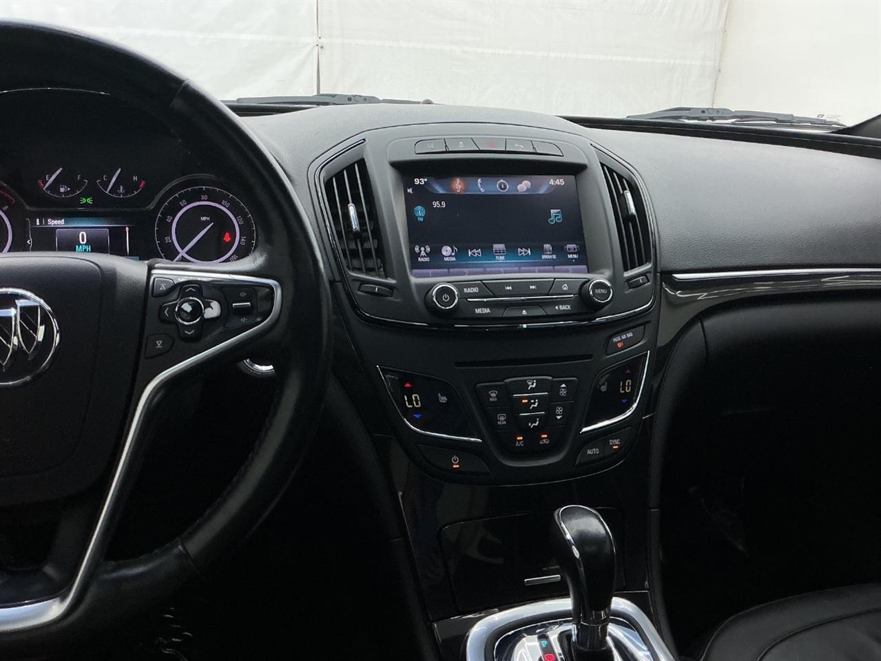 Buick Regal 4dr Sdn Premium II FWD 2016