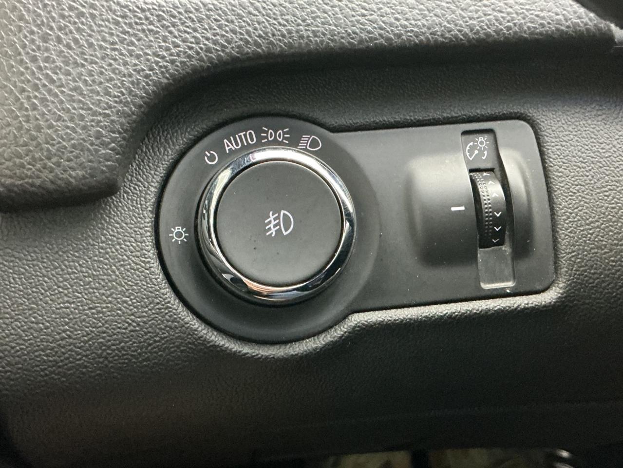 Buick Regal 4dr Sdn Premium II FWD 2016