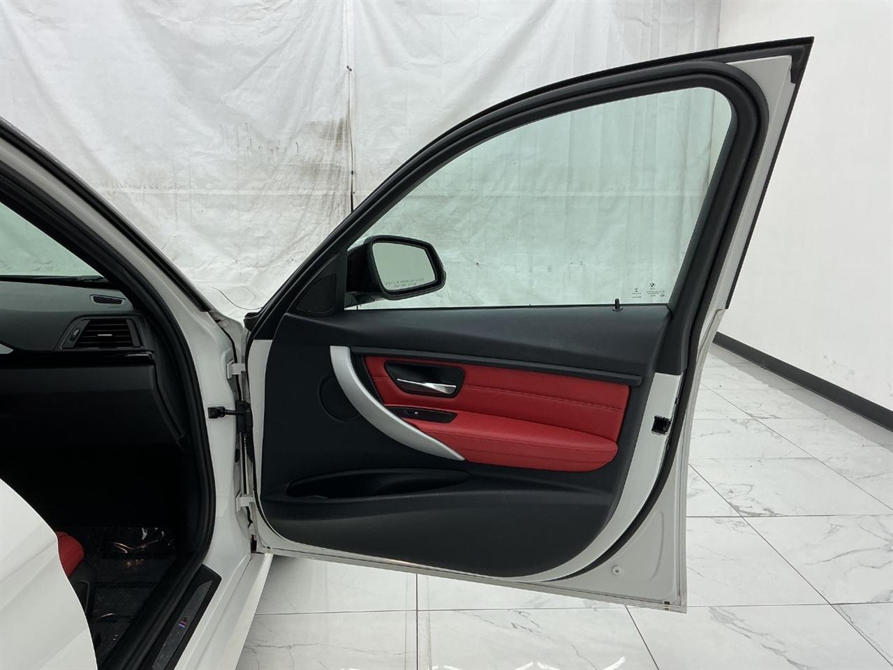 BMW 3 Series 4dr Sdn 328i RWD SULEV 2015