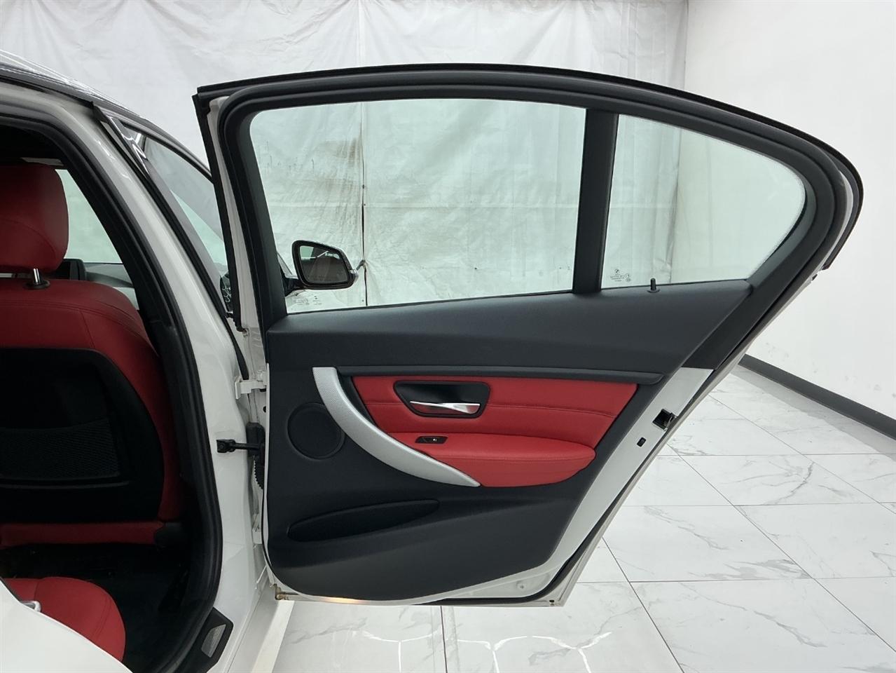 BMW 3 Series 4dr Sdn 328i RWD SULEV 2015