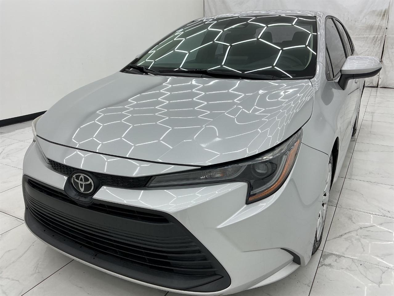 2023 Toyota Corolla LE FWD photo