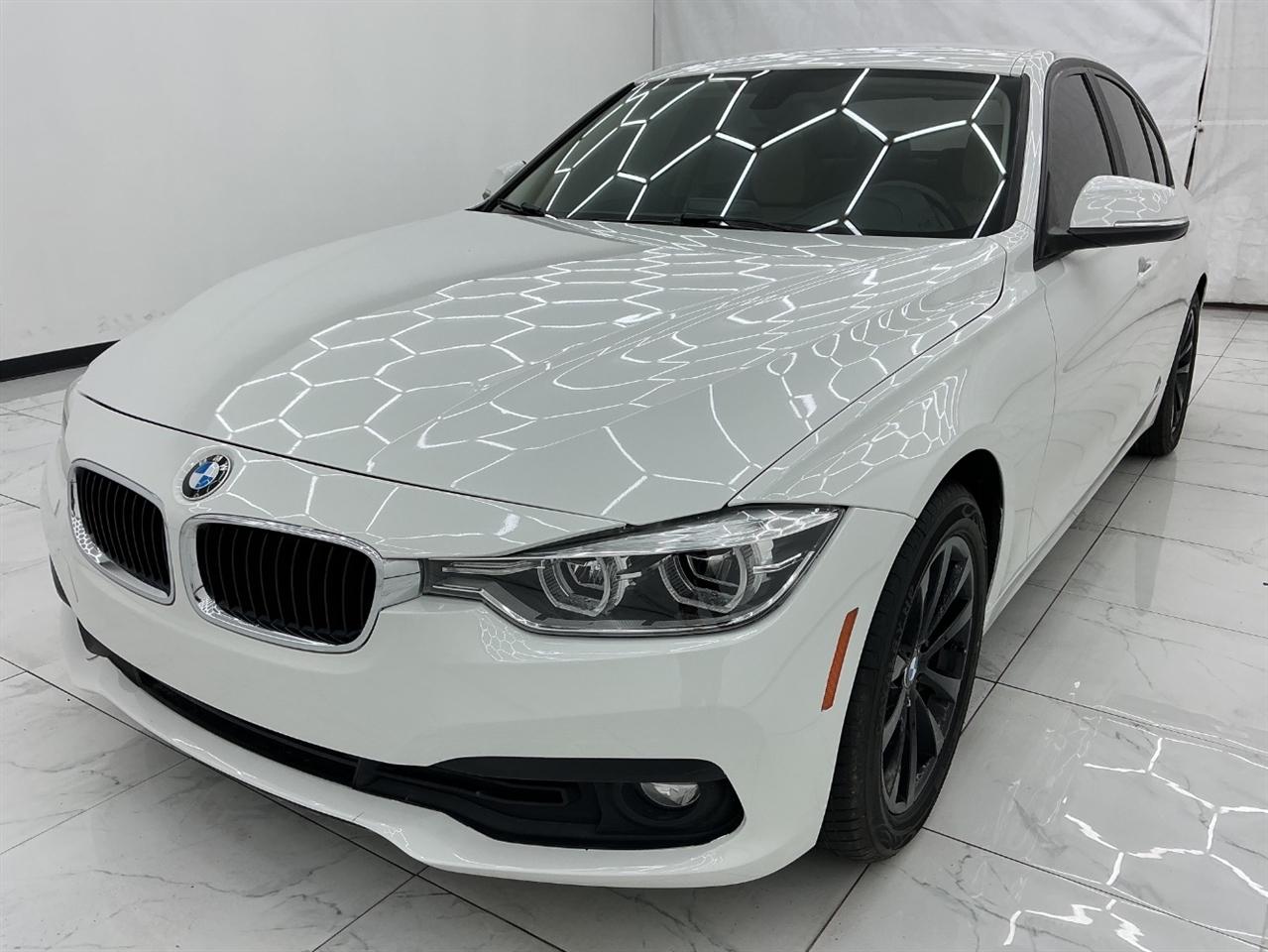 BMW 3 Series 320i Sedan 2018