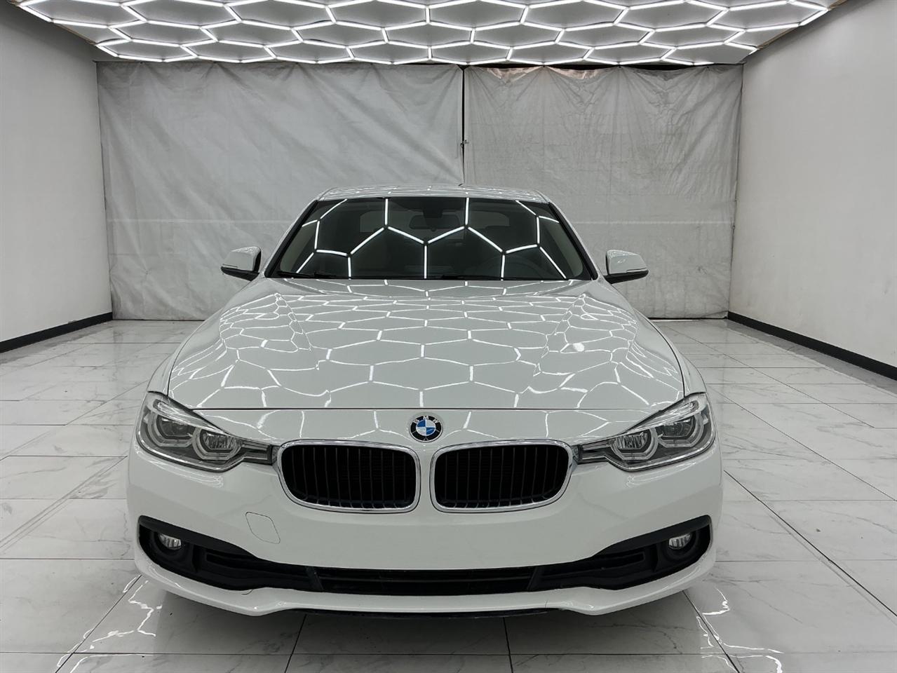 BMW 3 Series 320i Sedan 2018