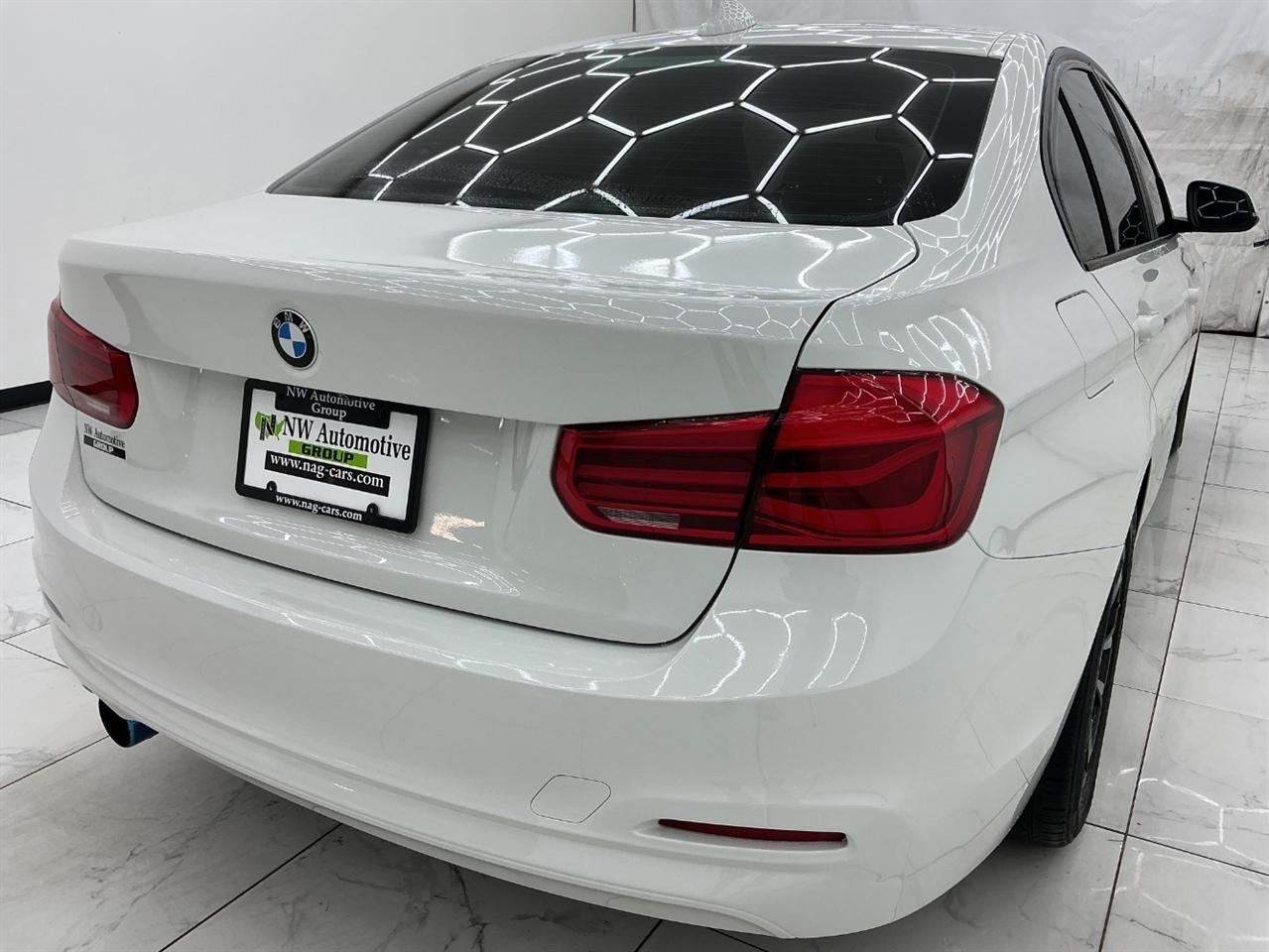 BMW 3 Series 320i Sedan 2018