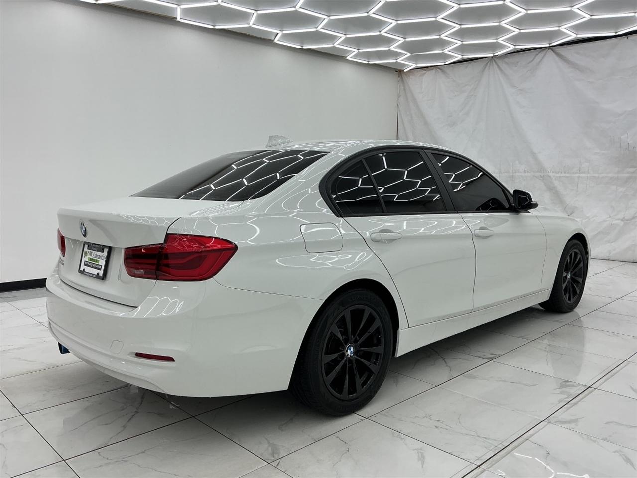 BMW 3 Series 320i Sedan 2018