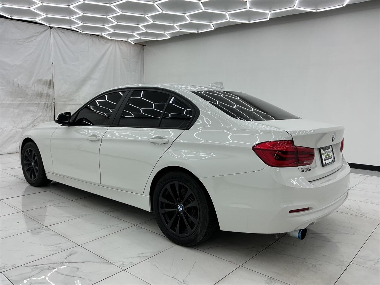 BMW 3 Series 320i Sedan 2018