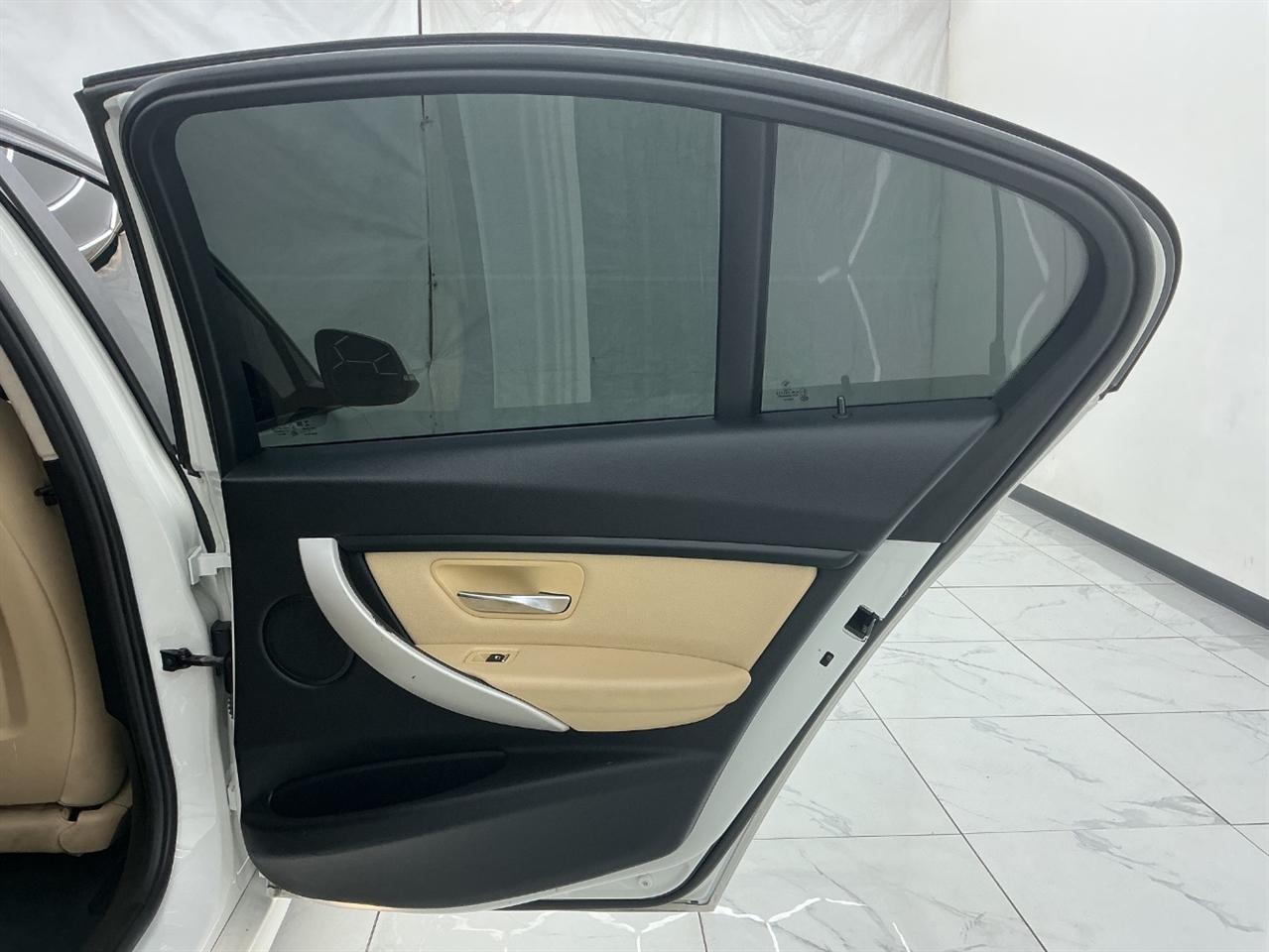 BMW 3 Series 320i Sedan 2018