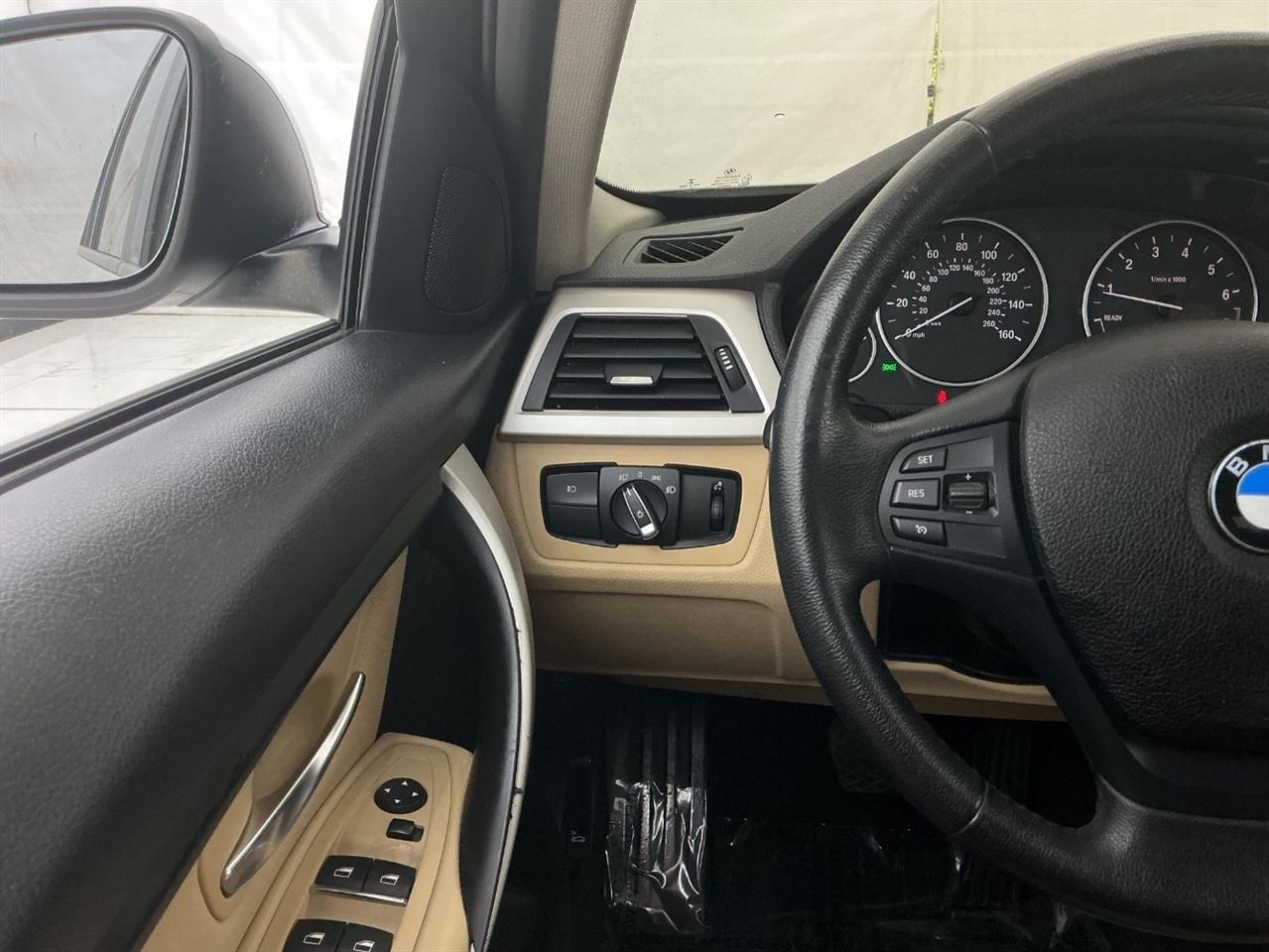 BMW 3 Series 320i Sedan 2018