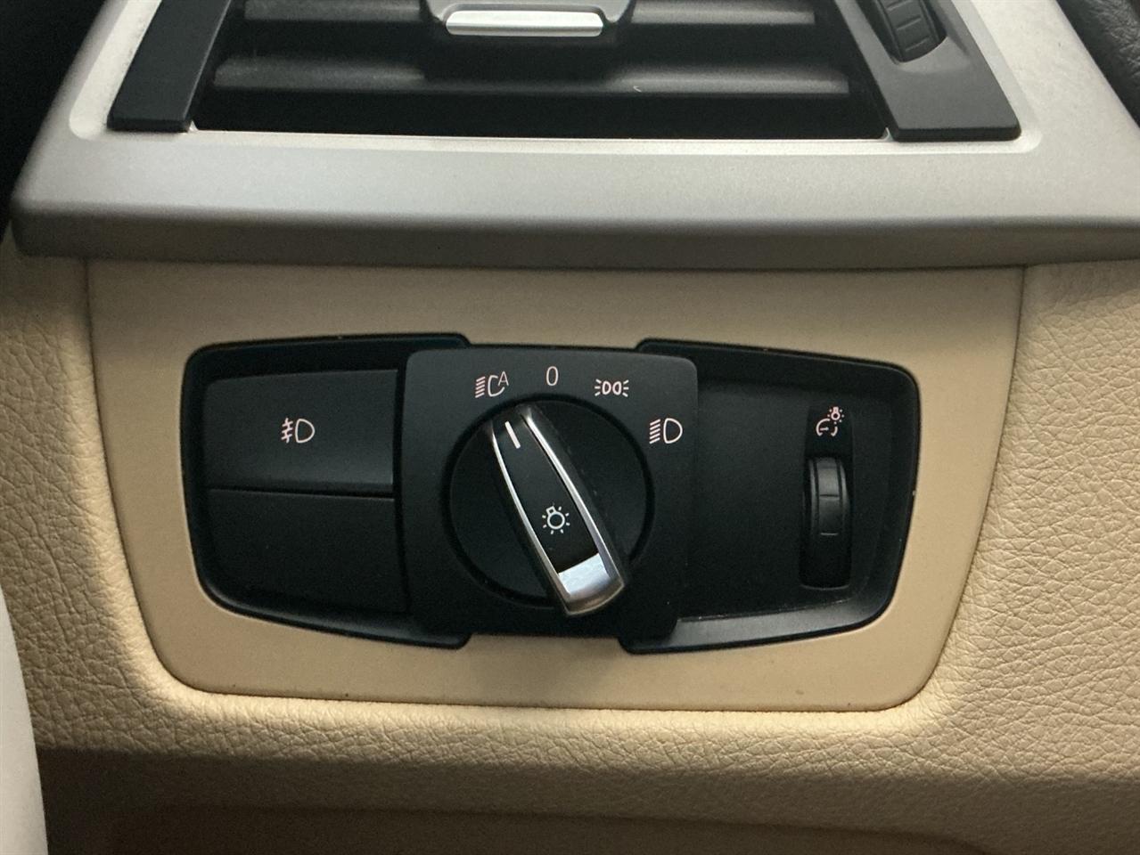 BMW 3 Series 320i Sedan 2018