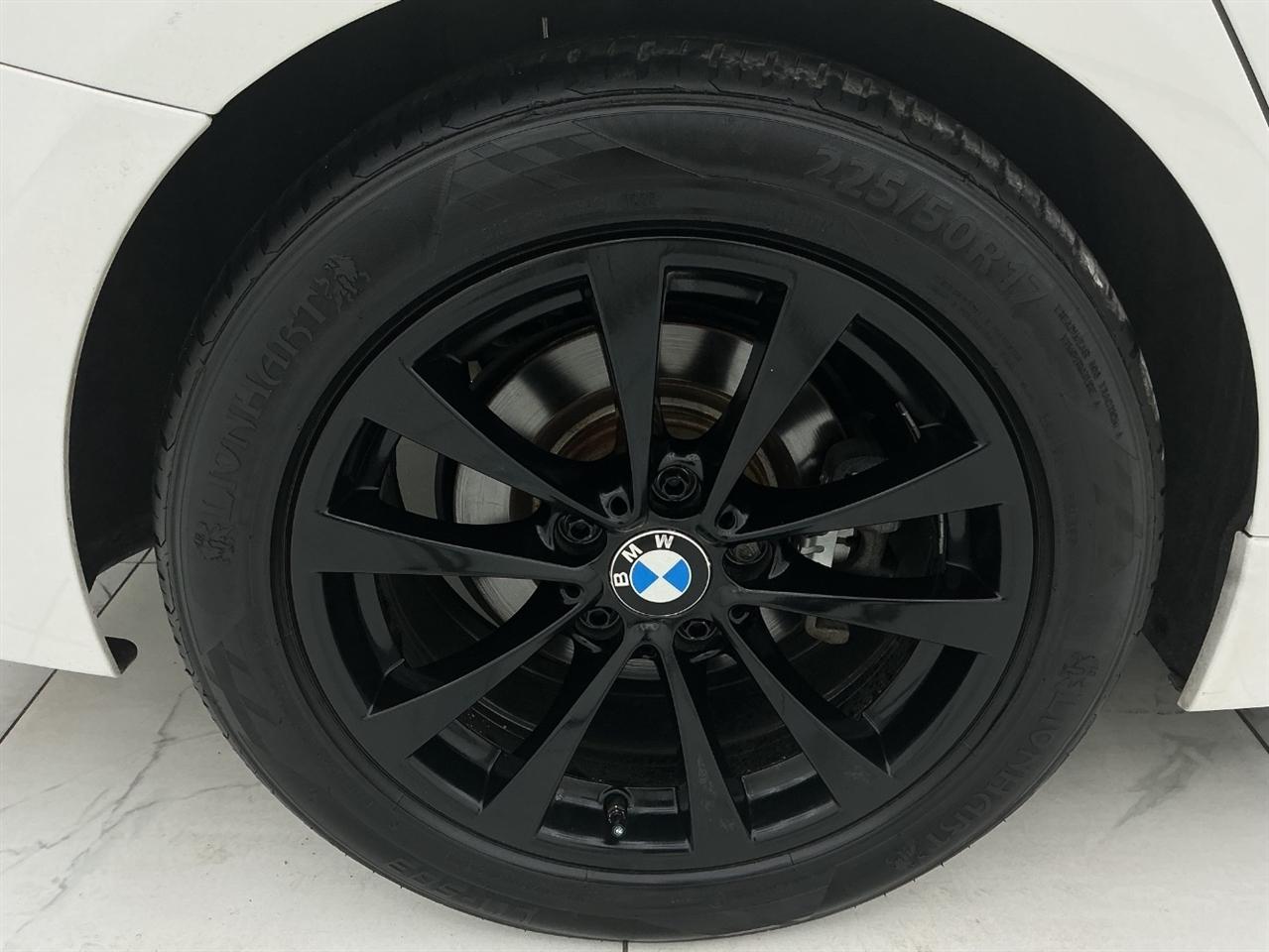 BMW 3 Series 320i Sedan 2018