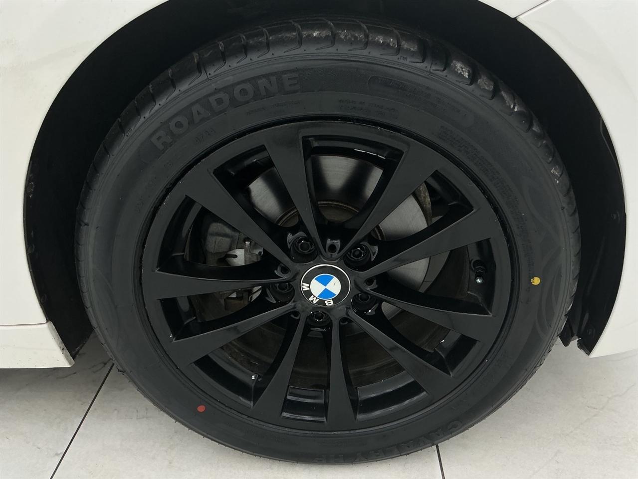BMW 3 Series 320i Sedan 2018