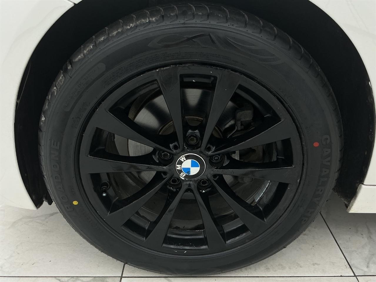 BMW 3 Series 320i Sedan 2018
