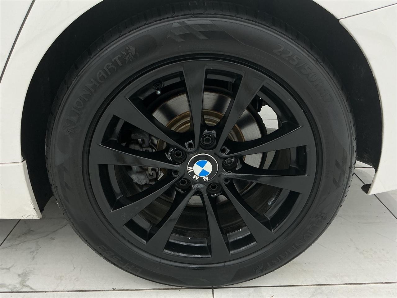 BMW 3 Series 320i Sedan 2018