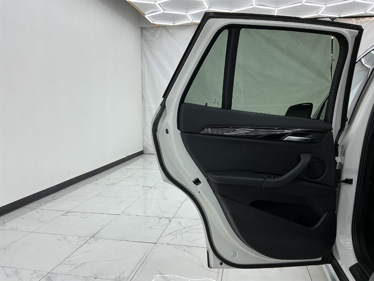 BMW X1 xDrive28i Sports Activity Vehicle 2017