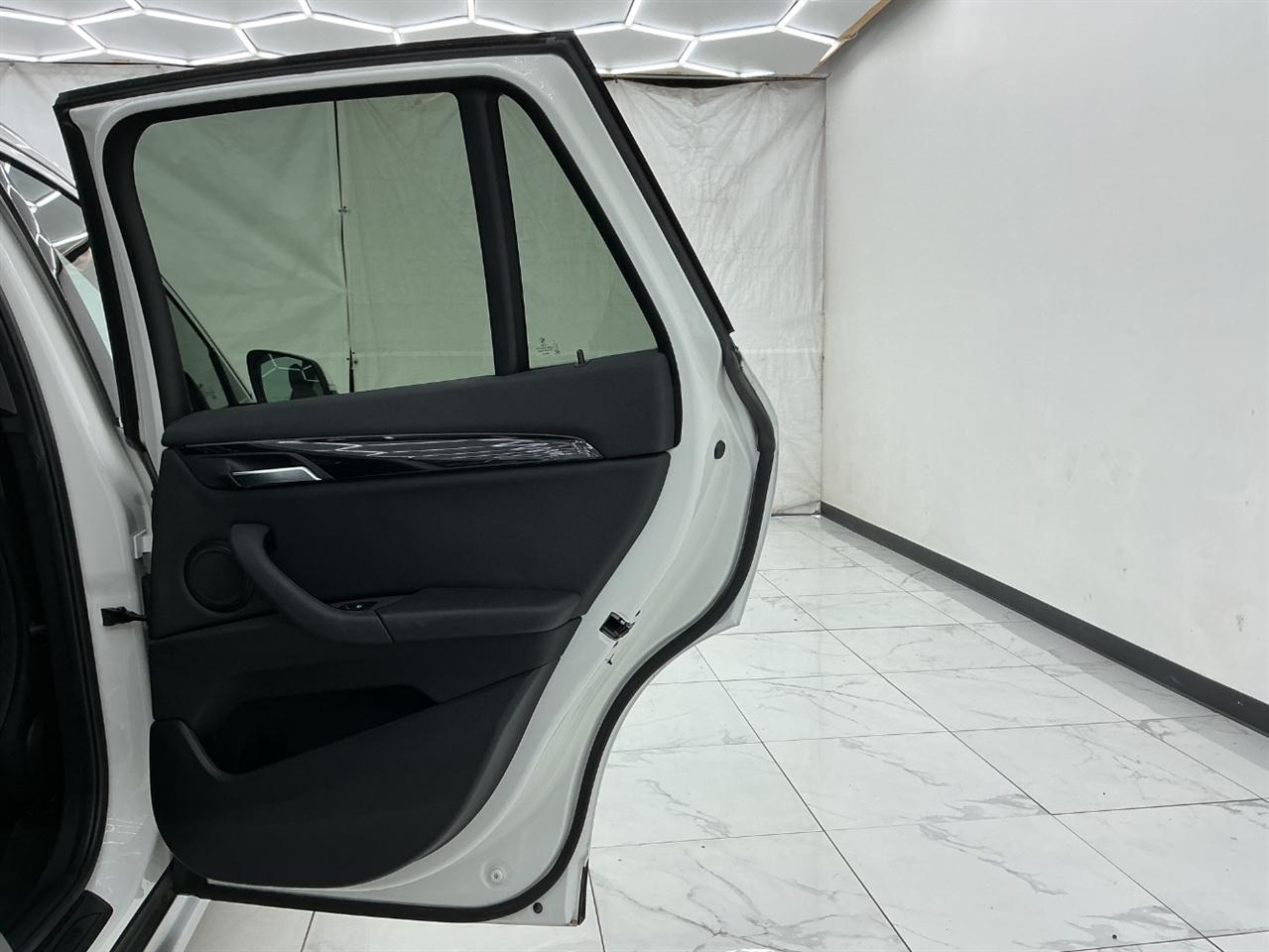 BMW X1 xDrive28i Sports Activity Vehicle 2017