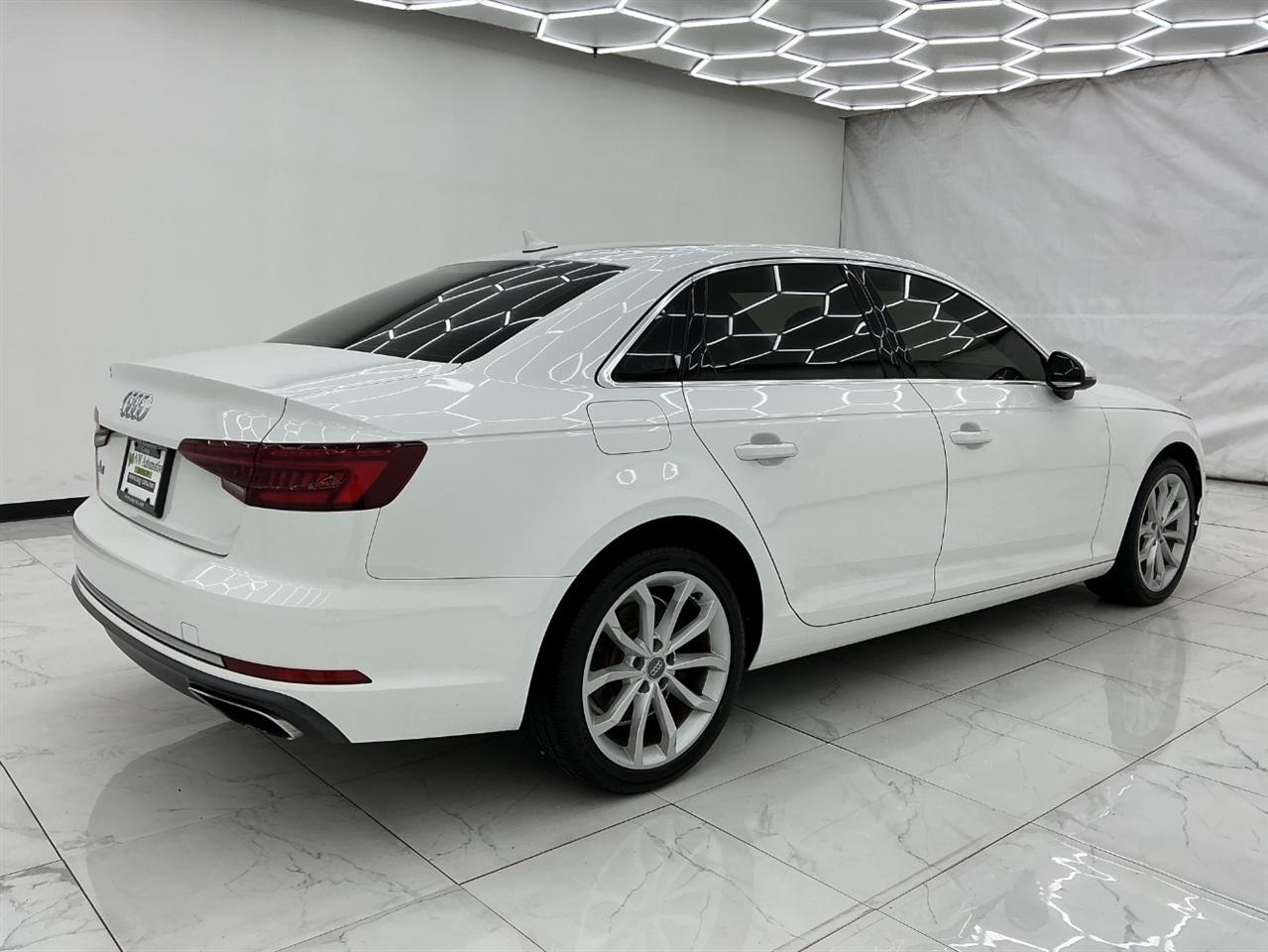 Audi A4 Titanium Premium 40 TFSI 2019
