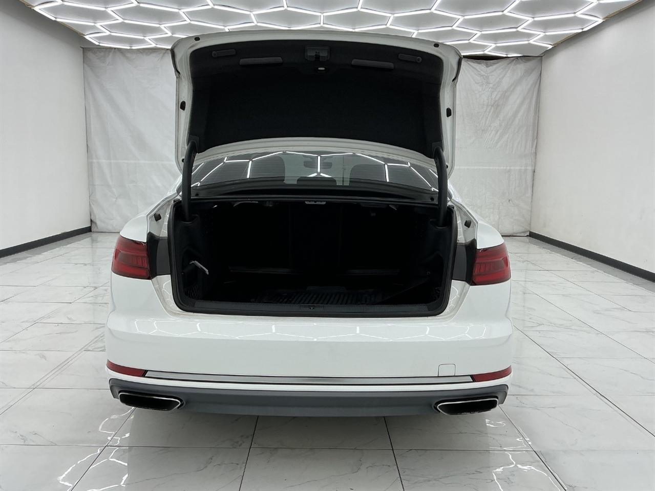 Audi A4 Titanium Premium 40 TFSI 2019