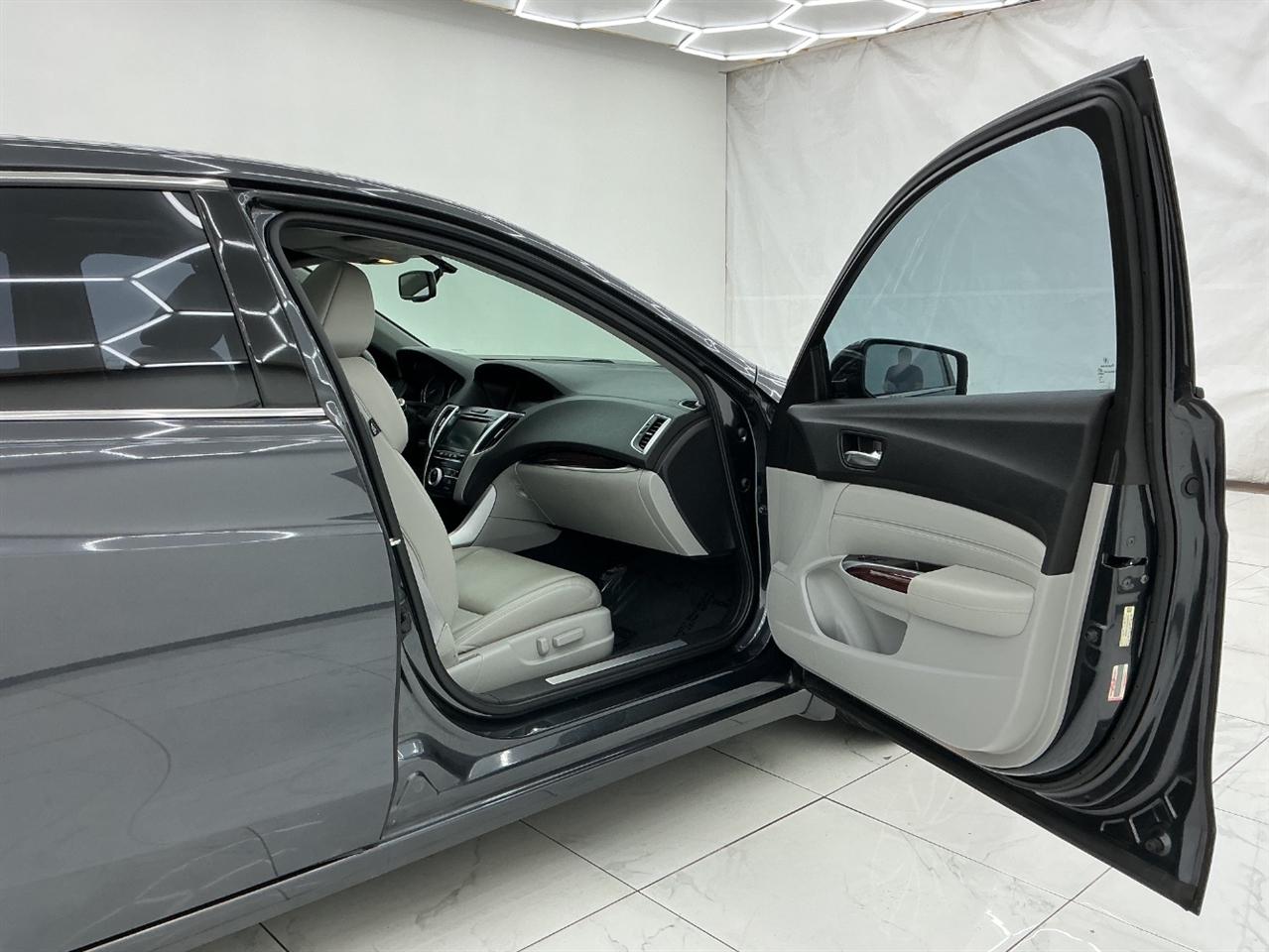 Acura TLX 4dr Sdn FWD V6 2015