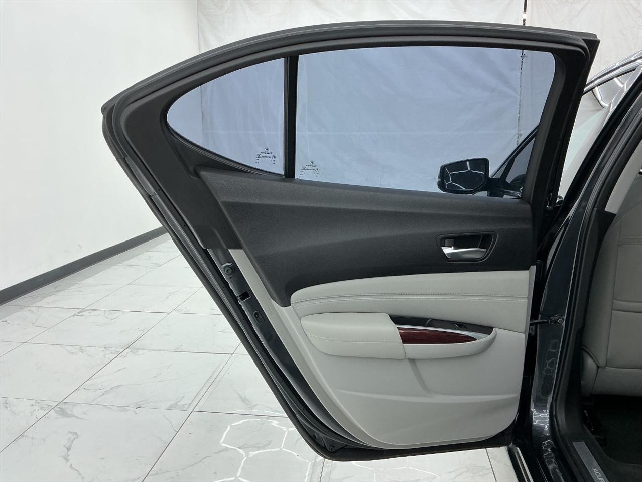 Acura TLX 4dr Sdn FWD V6 2015