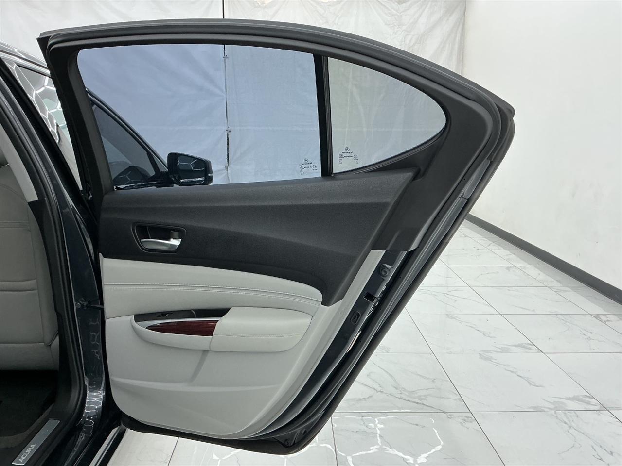 Acura TLX 4dr Sdn FWD V6 2015
