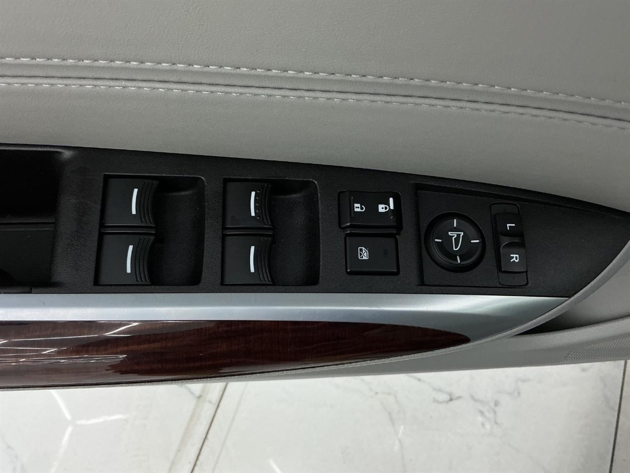 Acura TLX 4dr Sdn FWD V6 2015