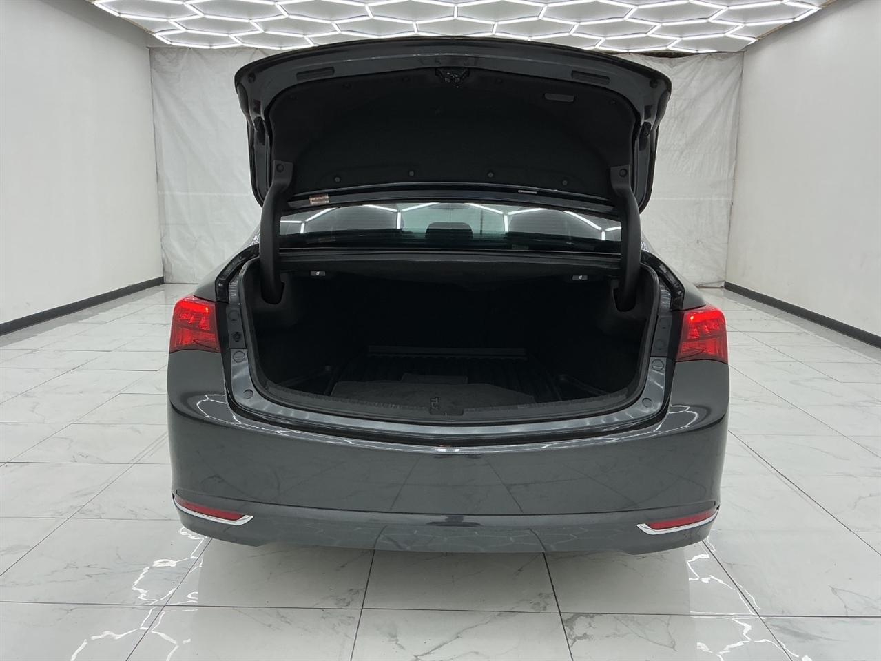 Acura TLX 4dr Sdn FWD V6 2015